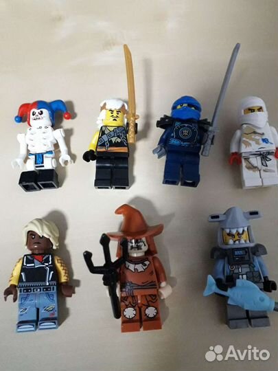 Коллекционные Lego-фигурки из разных наборов