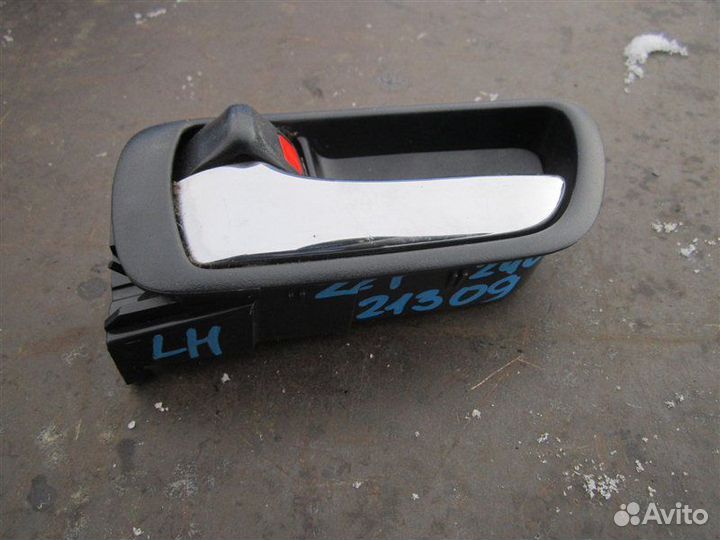 Ручка двери внутренняя левая Toyota Premio ZZT240