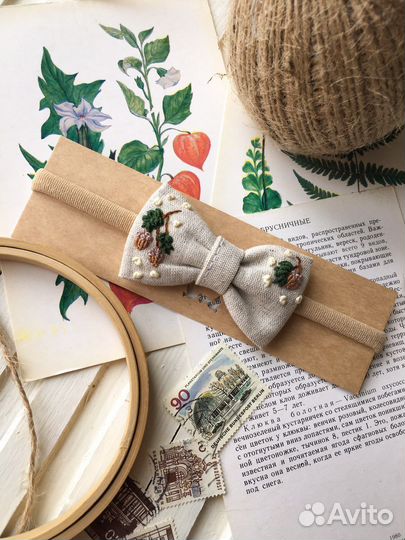 Бантики и заколки с вышивкой. Ручная работа