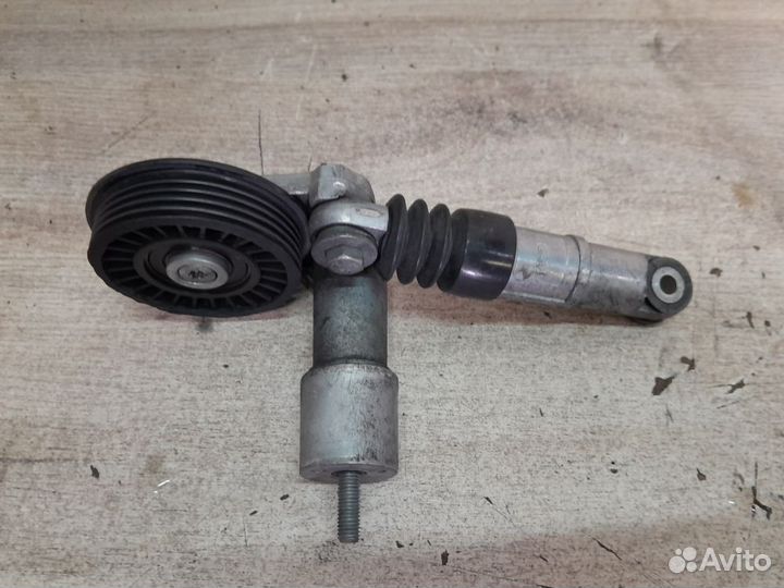 Натяжитель ремня Volkswagen Passat B5 рестайлинг (2000—2005)