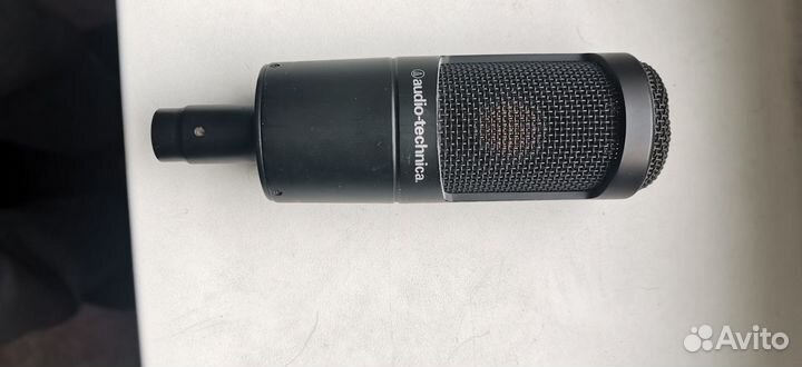 Студийный микрофон
