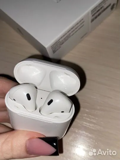 Беспроводные наушники apple airpods 1