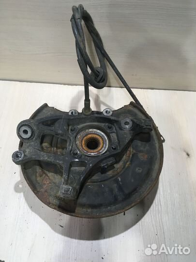 Кулак задний правый Mercedes W211 A2113508408
