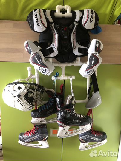 Хоккейная форма, шлем и коньки Bauer 4D
