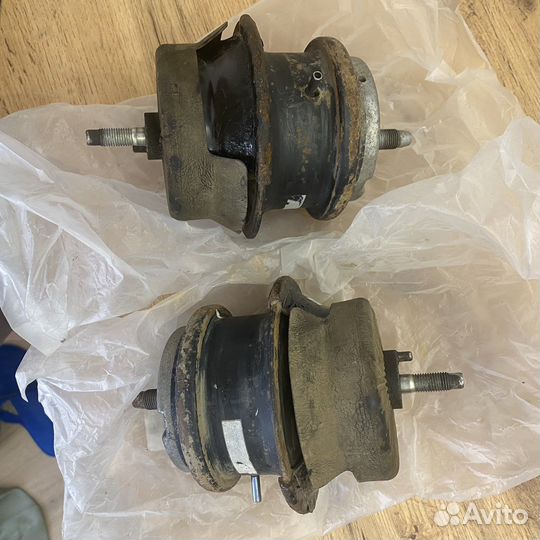 Опора двигателя Infinity QX70 3.0d