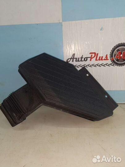 Воздухозаборник резонатор Kia Sportage 4 воздуховд