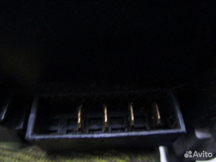 Двигатель стеклоочистителя моторчик дворников Audi