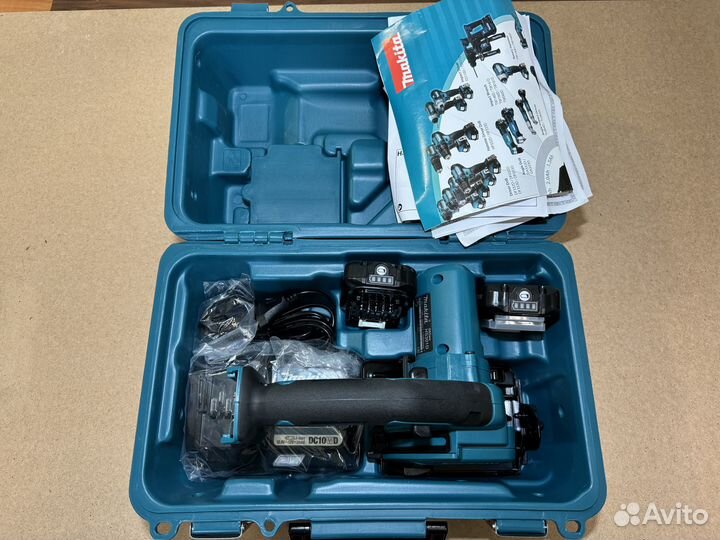 Аккумуляторная дисковая пила Makita HS301dwae