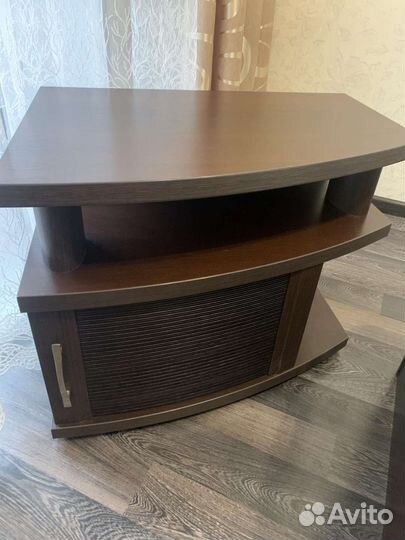 Тумбочка прикроватная