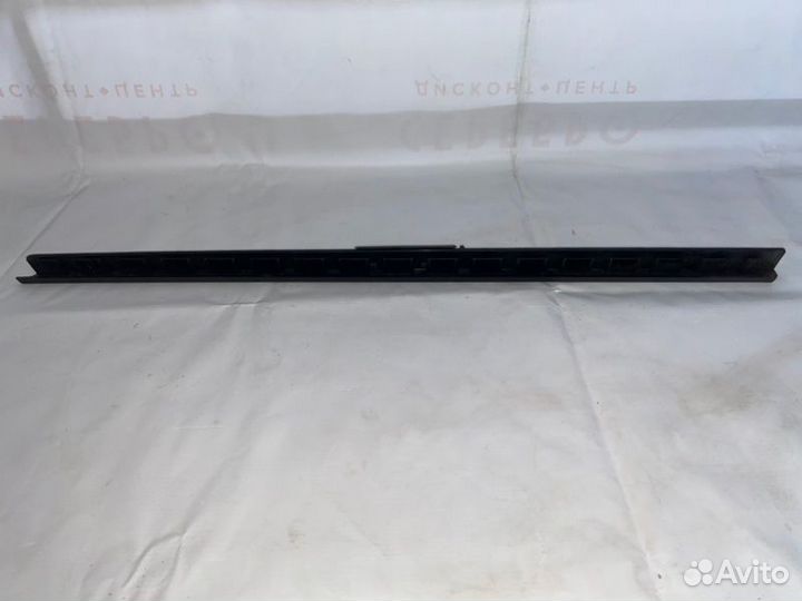 Молдинг стекла задний правый Mercedes-Benz S-Klass