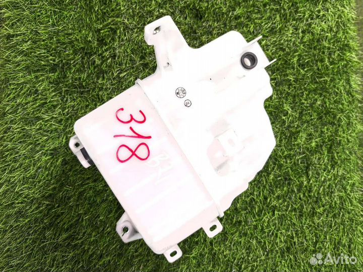 Бачок стеклоомывателя Lexus Rx450H AL20 3.5 hybrid