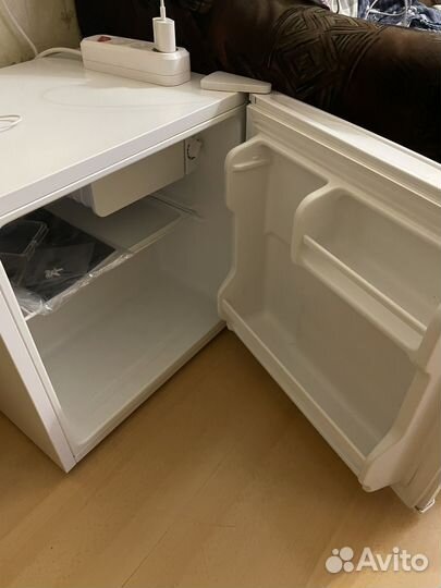 Холодильник dexp TF050D