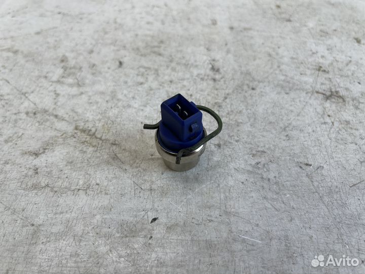 Датчик охлаждающей жидкости для Volkswagen Golf 2