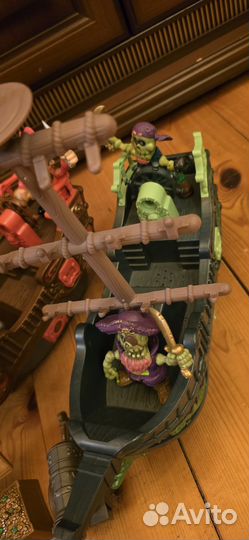 2 пиратских корабля