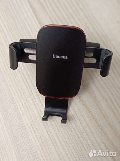 Автомобильный держатель для телефона baseus