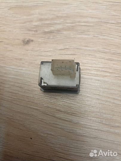 Кнопка открытия багажника BMW 5 F07/F10/F11 рест