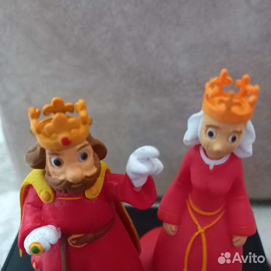 Фигурки пара король королева