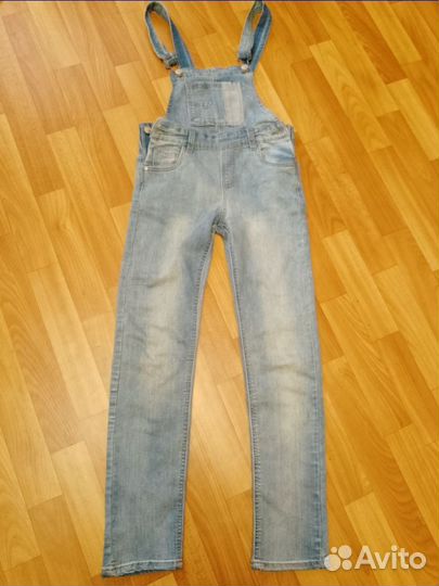 Джинсовый комбинезон для девочки