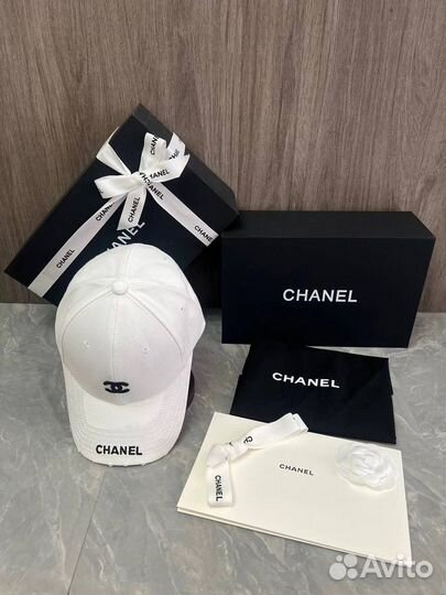 Бейсболка белая Chanel