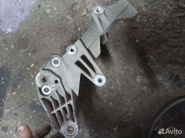 Кронштейн генератора поинтер 1.8