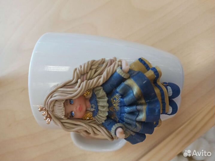 Кружка с декором из полимерной глины