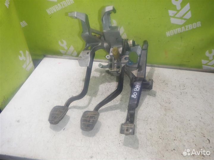 Блок педалей Ауди 80 90 Б4