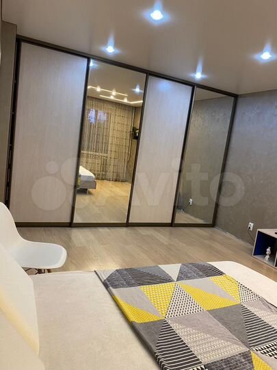 2-к. квартира, 65 м², 1/10 эт.