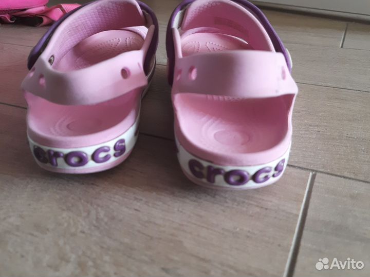 Сандалии для девочки crocs c13