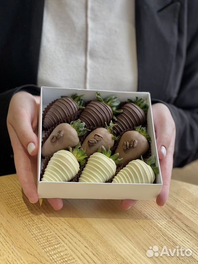 Клубнике в бельгийском шоколаде в подарочной короб