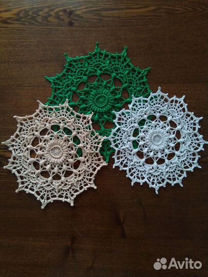 Салфетки вязаные рельефные