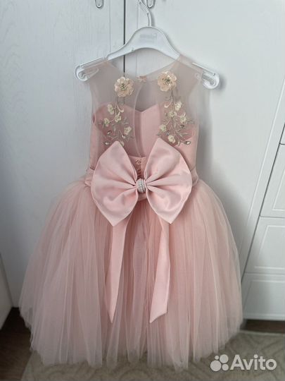 Нарядное платье для девочки