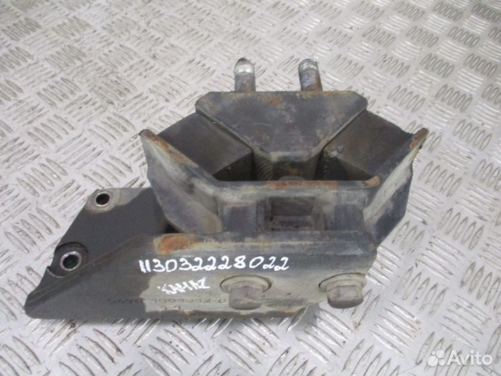 Кронштейн передней опоры двс правый (в сборе) кама