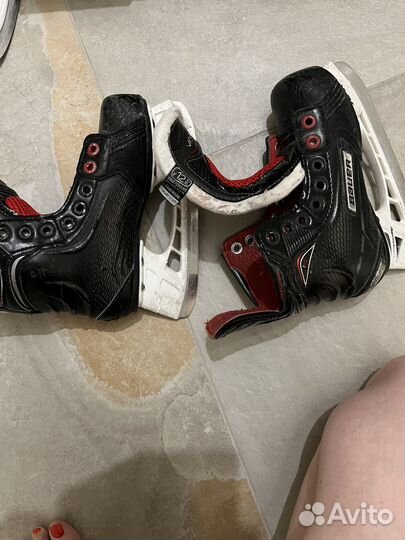 Продаю хоккейные коньки bauer 31,5