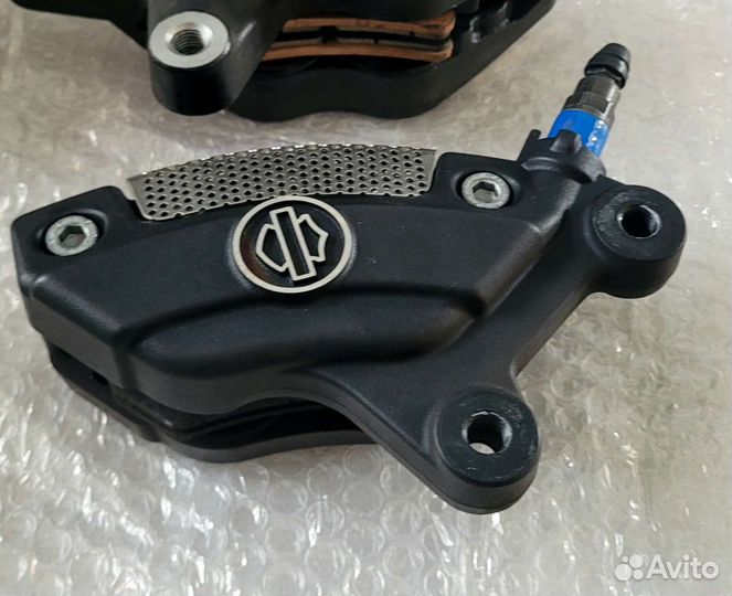 Суппорт brembo Harley-Davidson правый