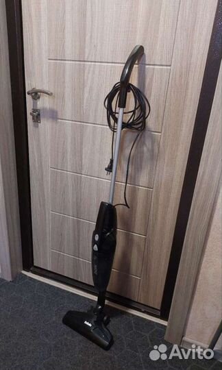 Продам вертикальный пылесос