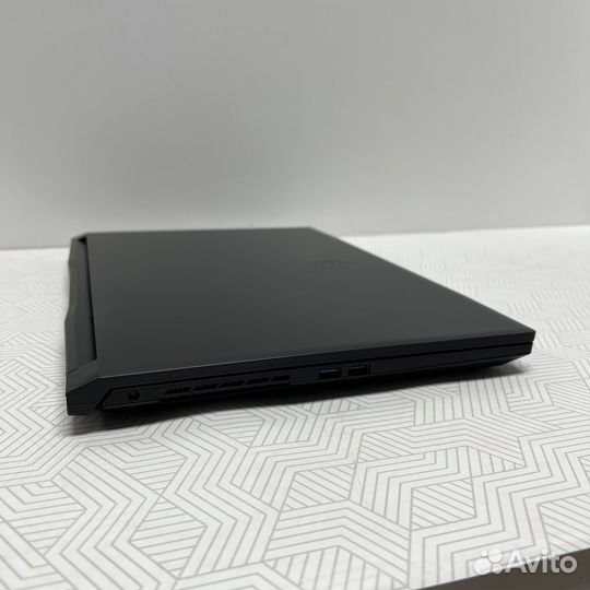Ноутбук MSI Katana GF76