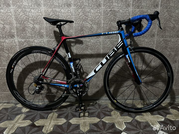Шоссейный карбоновый велосипед Cube