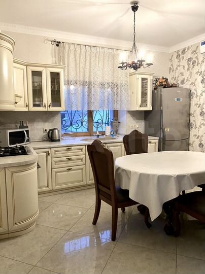 Коттедж 190 м² на участке 6 сот.