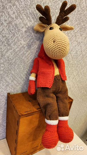 Олень новогодний вязанная игрушка