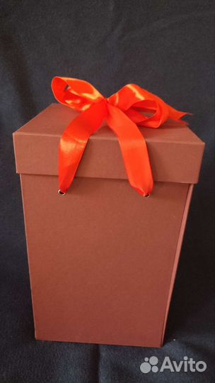 Живая роза в колбе