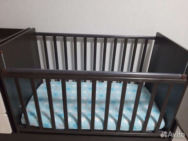 Детская кроватка трансформер с маятником