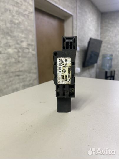 Датчик удара боковой Ауди А6 С5 А8 Д3