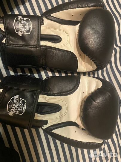 Боксерские перчатки