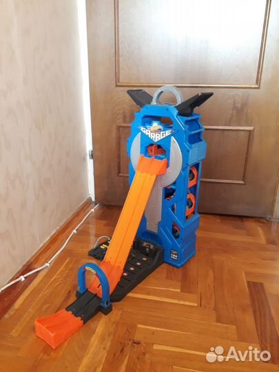 Hot Wheels Mega Rally гараж-лифт парковка Оригинал