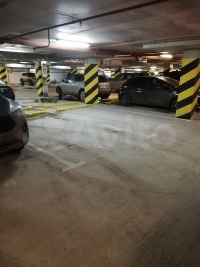 Машиноместо, 13 м²