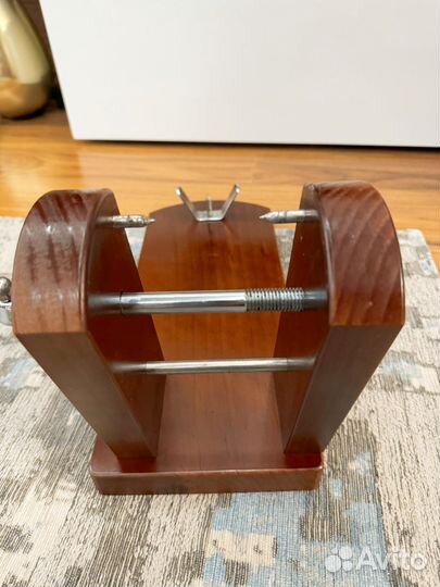 Хамонера - держатель для хамона