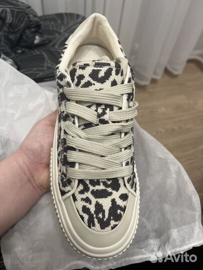 Кроссовки женские 38 размер
