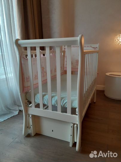 Детская кроватка Лель с маятником и ящиком