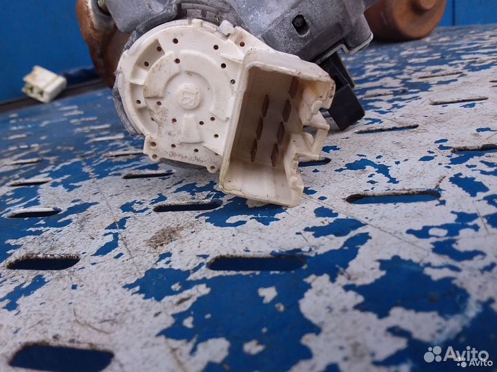 Замок зажигания Toyota Vitz / Yaris 90 кузов