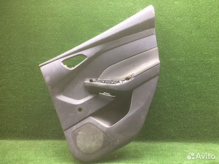 Обшивка двери задняя правая Ford Focus 3 седан 1.6